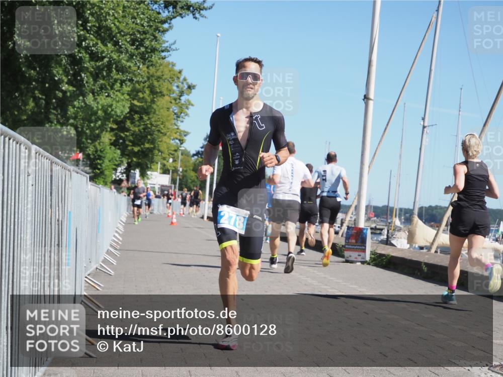 17.08.2025 - KN Förde Triathlon 2025 KatJ http://msf.ph/oto/8600128 17.08.2025 11:52:04 Laufen 278, 281 meine-sportfotos.de