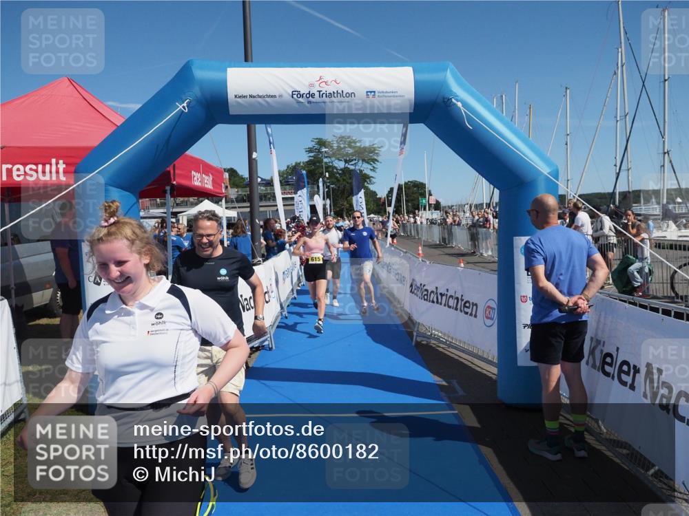 17.08.2025 - KN Förde Triathlon 2025 MichiJ http://msf.ph/oto/8600182 17.08.2025 12:15:48 Laufen 612, 615 meine-sportfotos.de