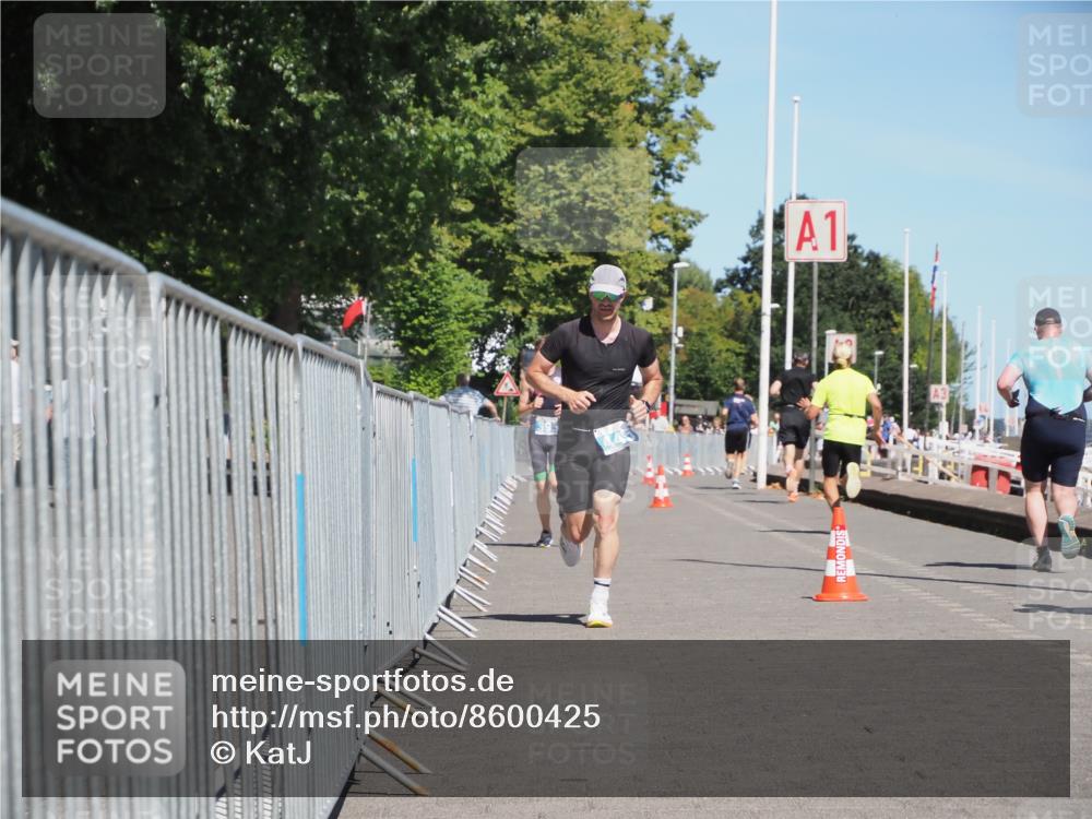 17.08.2025 - KN Förde Triathlon 2025 KatJ http://msf.ph/oto/8600425 17.08.2025 13:41:28 Laufen 395, 445 meine-sportfotos.de