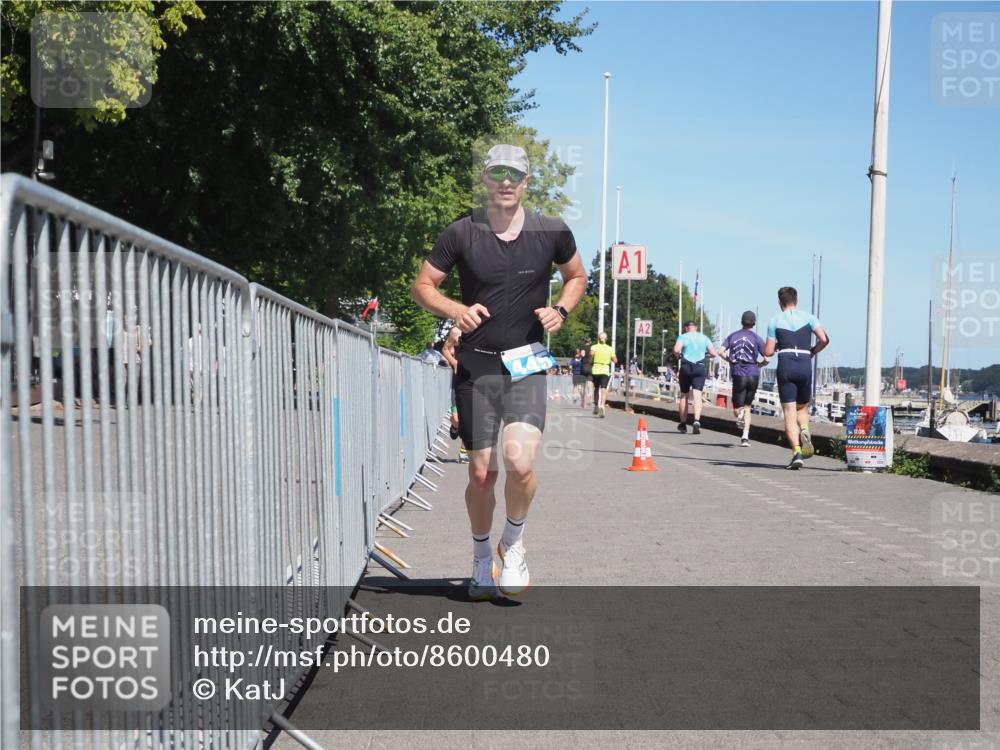 17.08.2025 - KN Förde Triathlon 2025 KatJ http://msf.ph/oto/8600480 17.08.2025 13:41:31 Laufen 395, 445 meine-sportfotos.de