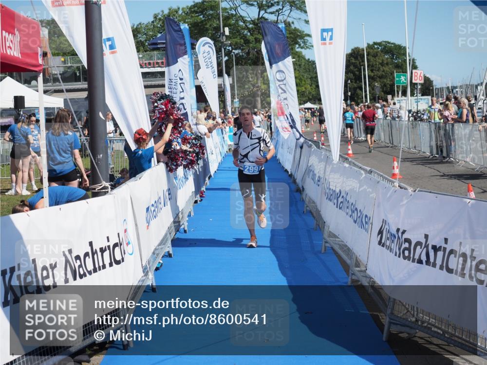 17.08.2025 - KN Förde Triathlon 2025 MichiJ http://msf.ph/oto/8600541 17.08.2025 12:16:24 Laufen 299 meine-sportfotos.de