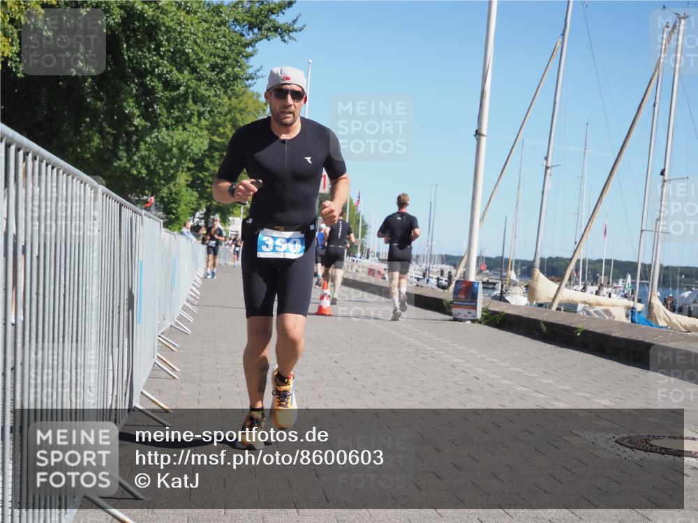 17.08.2025 - KN Förde Triathlon 2025 KatJ http://msf.ph/oto/8600603 17.08.2025 11:52:34 Laufen 284, 390 meine-sportfotos.de