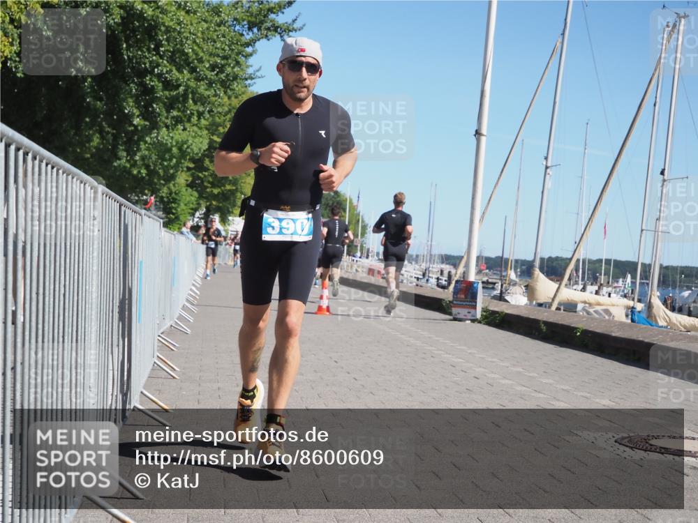 17.08.2025 - KN Förde Triathlon 2025 KatJ http://msf.ph/oto/8600609 17.08.2025 11:52:35 Laufen 284, 390 meine-sportfotos.de