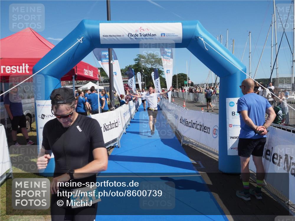 17.08.2025 - KN Förde Triathlon 2025 MichiJ http://msf.ph/oto/8600739 17.08.2025 12:16:33 Laufen 327, 341, 632 meine-sportfotos.de