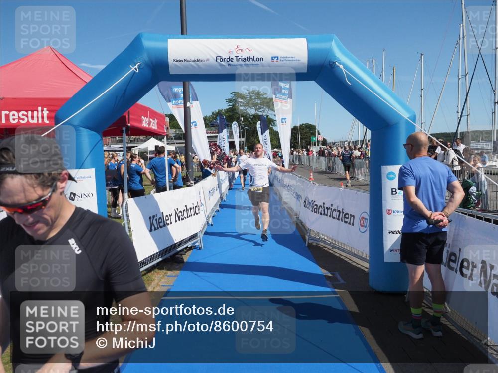 17.08.2025 - KN Förde Triathlon 2025 MichiJ http://msf.ph/oto/8600754 17.08.2025 12:16:33 Laufen 327, 341, 632 meine-sportfotos.de