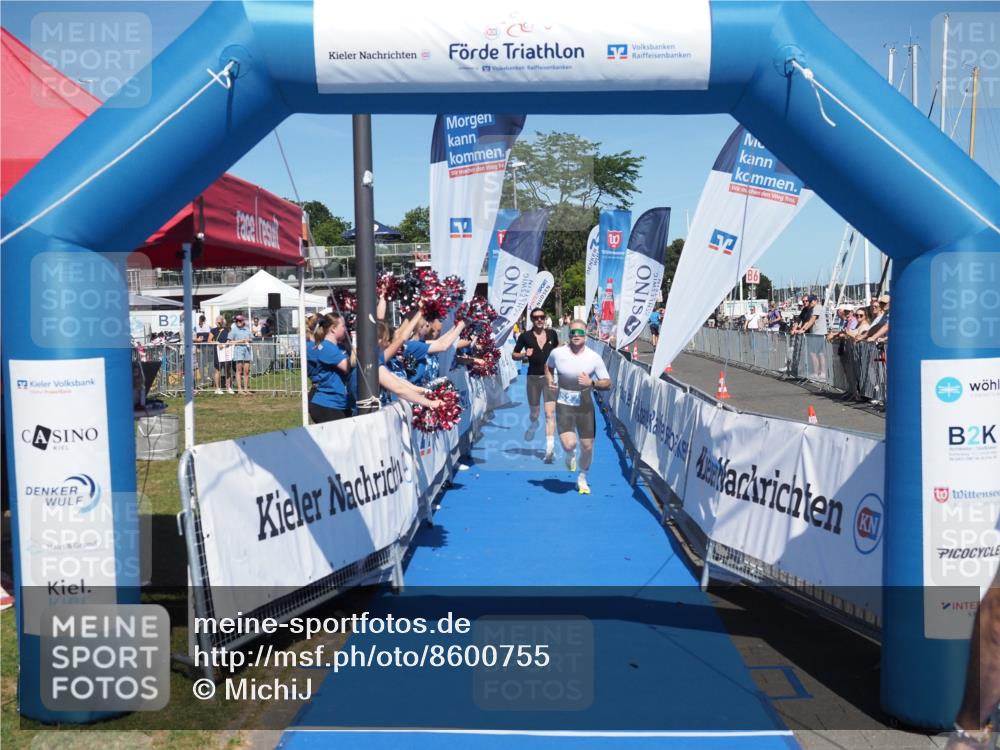 17.08.2025 - KN Förde Triathlon 2025 MichiJ http://msf.ph/oto/8600755 17.08.2025 14:05:58 Laufen 517, 527 meine-sportfotos.de