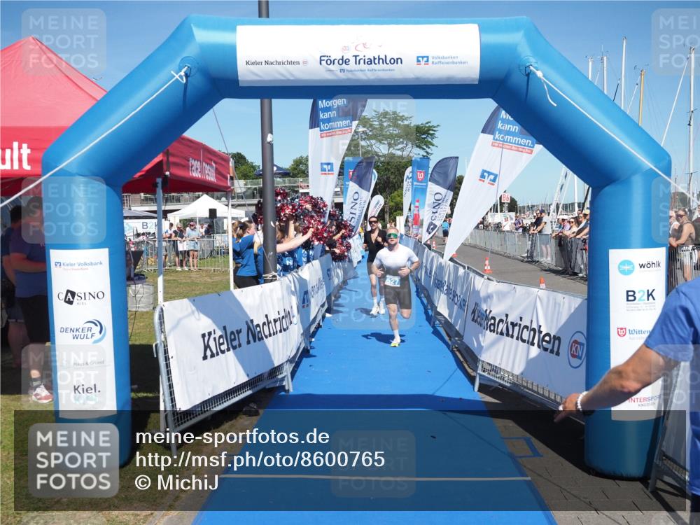 17.08.2025 - KN Förde Triathlon 2025 MichiJ http://msf.ph/oto/8600765 17.08.2025 14:05:58 Laufen 517, 527 meine-sportfotos.de