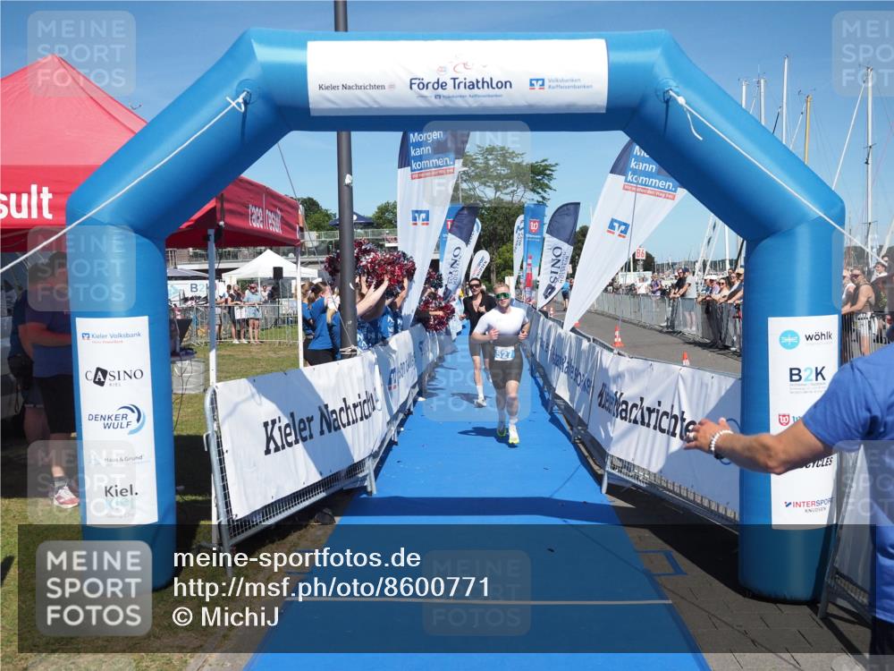 17.08.2025 - KN Förde Triathlon 2025 MichiJ http://msf.ph/oto/8600771 17.08.2025 14:05:58 Laufen 517, 527 meine-sportfotos.de