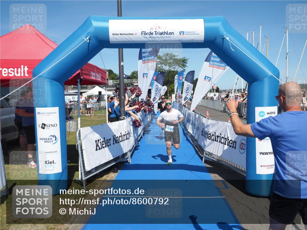 17.08.2025 - KN Förde Triathlon 2025 MichiJ http://msf.ph/oto/8600792 17.08.2025 14:05:59 Laufen 517, 527 meine-sportfotos.de