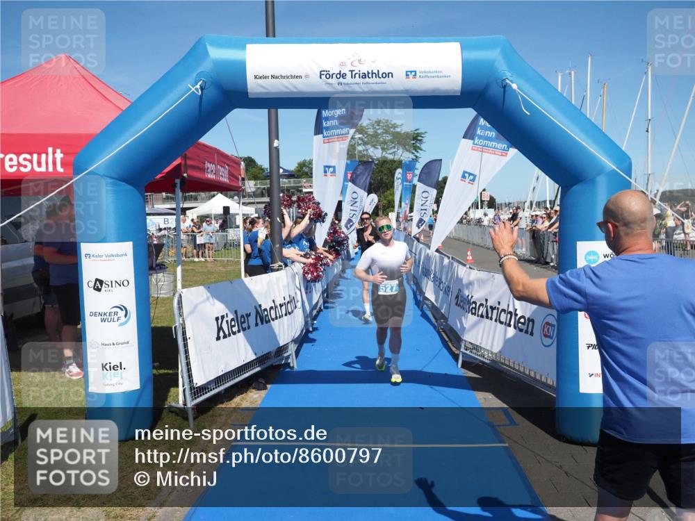 17.08.2025 - KN Förde Triathlon 2025 MichiJ http://msf.ph/oto/8600797 17.08.2025 14:05:59 Laufen 517, 527 meine-sportfotos.de