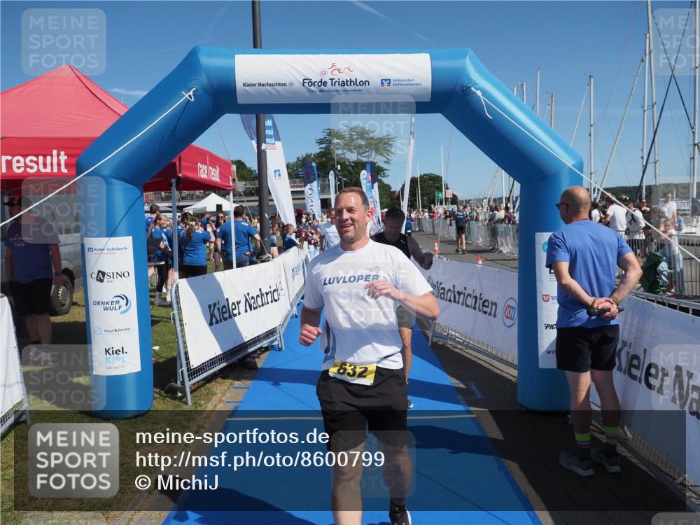 17.08.2025 - KN Förde Triathlon 2025 MichiJ http://msf.ph/oto/8600799 17.08.2025 12:16:35 Laufen 327, 341, 632 meine-sportfotos.de