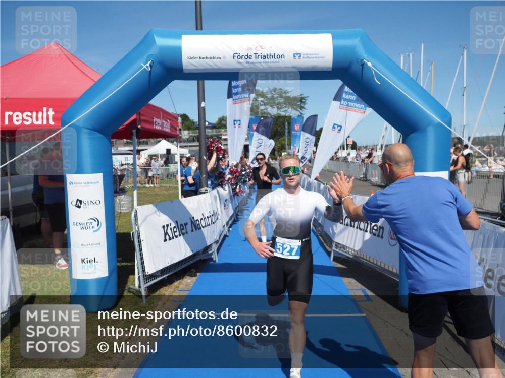 17.08.2025 - KN Förde Triathlon 2025 MichiJ http://msf.ph/oto/8600832 17.08.2025 14:06:00 Laufen 517, 527 meine-sportfotos.de