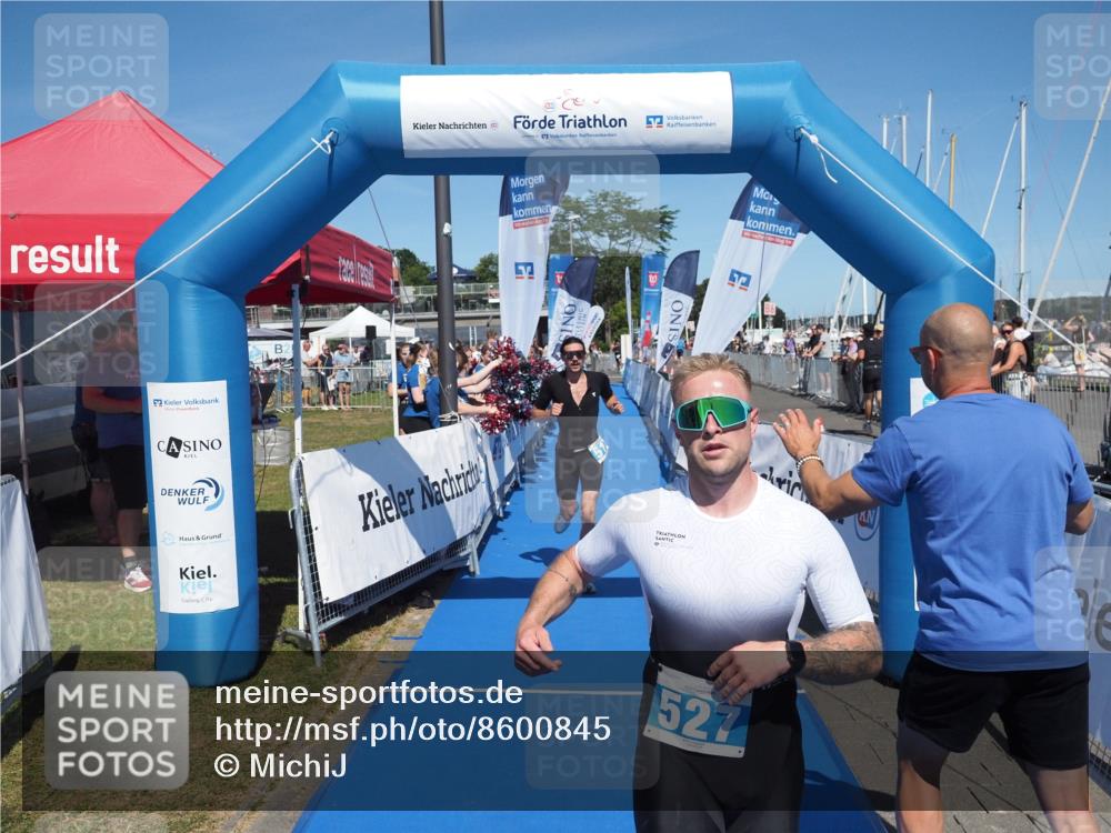 17.08.2025 - KN Förde Triathlon 2025 MichiJ http://msf.ph/oto/8600845 17.08.2025 14:06:00 Laufen 517, 527 meine-sportfotos.de