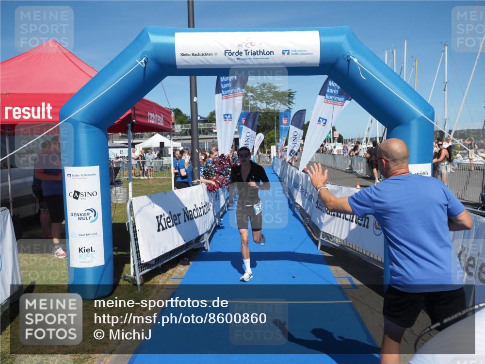 17.08.2025 - KN Förde Triathlon 2025 MichiJ http://msf.ph/oto/8600860 17.08.2025 14:06:00 Laufen 517, 527 meine-sportfotos.de
