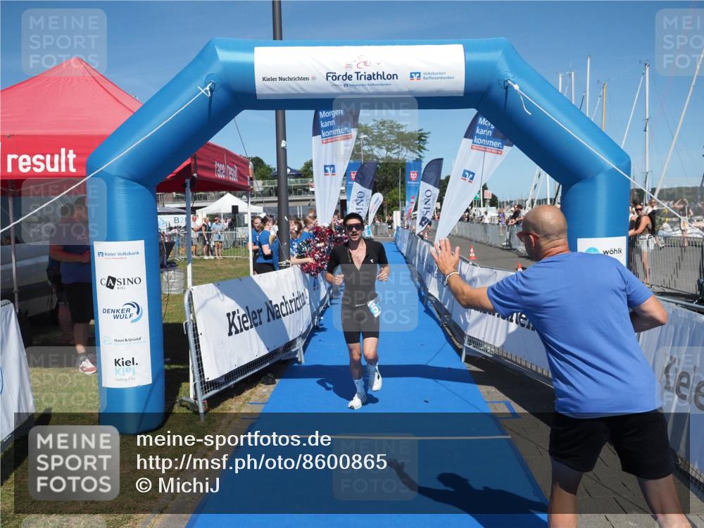 17.08.2025 - KN Förde Triathlon 2025 MichiJ http://msf.ph/oto/8600865 17.08.2025 14:06:00 Laufen 517, 527 meine-sportfotos.de