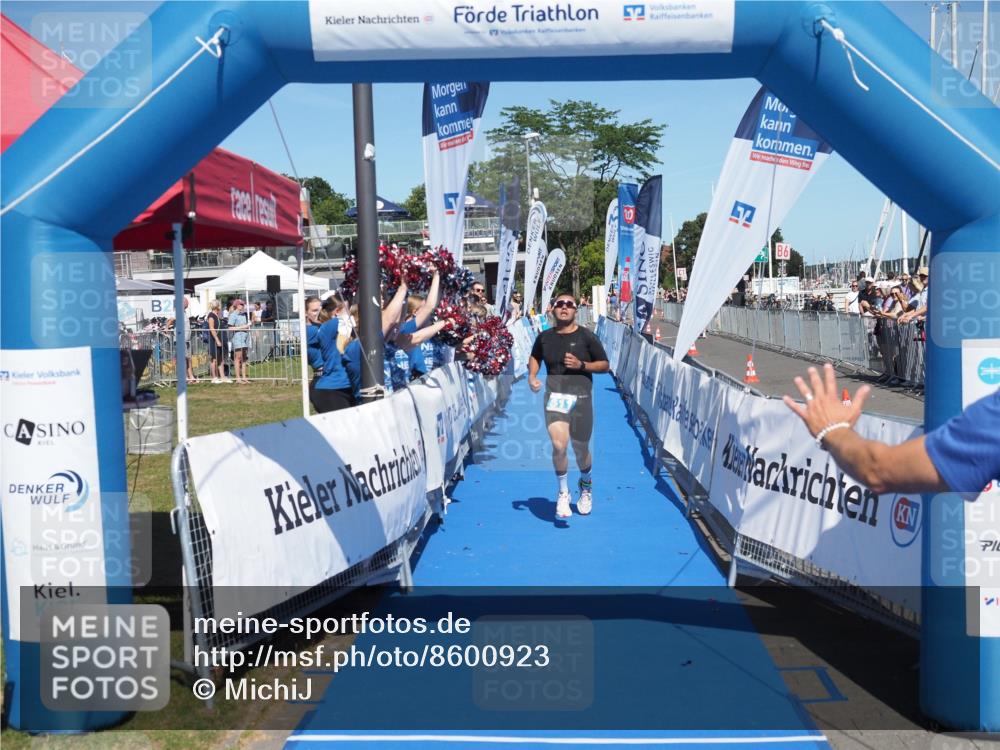 17.08.2025 - KN Förde Triathlon 2025 MichiJ http://msf.ph/oto/8600923 17.08.2025 14:06:12 Laufen 511 meine-sportfotos.de