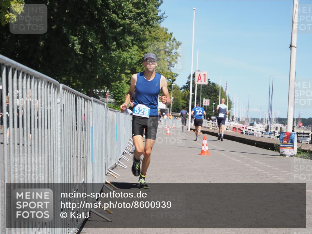 17.08.2025 - KN Förde Triathlon 2025 KatJ http://msf.ph/oto/8600939 17.08.2025 13:42:15 Laufen 425, 512, 513, 528 meine-sportfotos.de
