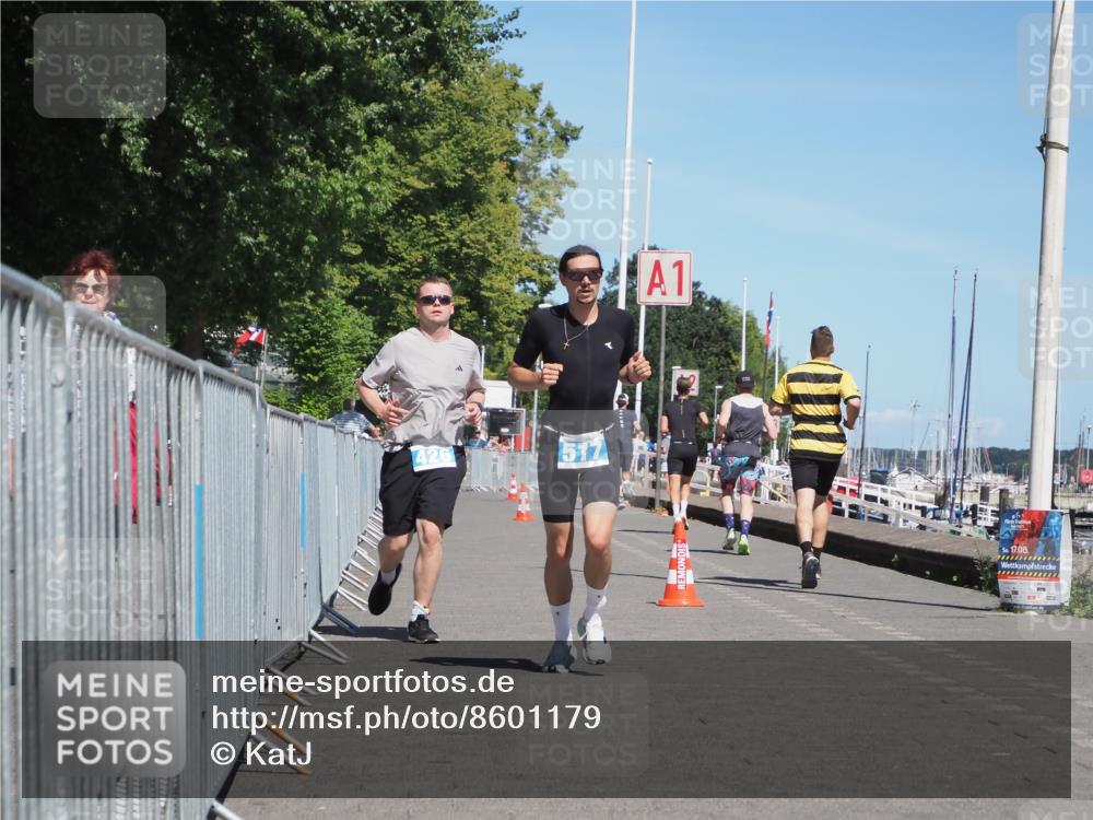 17.08.2025 - KN Förde Triathlon 2025 KatJ http://msf.ph/oto/8601179 17.08.2025 13:42:35 Laufen 426, 517 meine-sportfotos.de