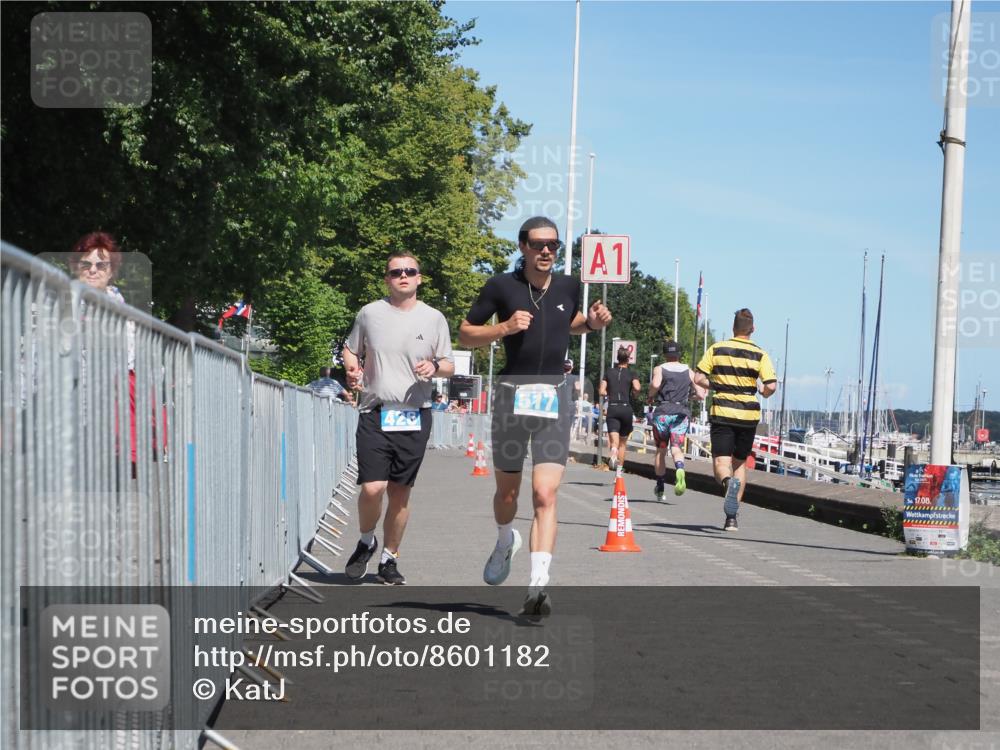 17.08.2025 - KN Förde Triathlon 2025 KatJ http://msf.ph/oto/8601182 17.08.2025 13:42:35 Laufen 426, 517 meine-sportfotos.de