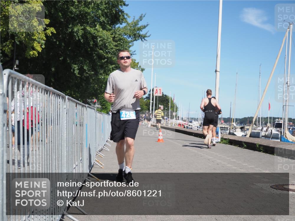 17.08.2025 - KN Förde Triathlon 2025 KatJ http://msf.ph/oto/8601221 17.08.2025 13:42:38 Laufen 426, 439, 517 meine-sportfotos.de
