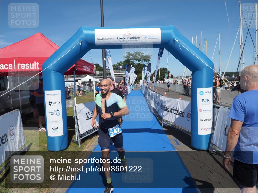 17.08.2025 - KN Förde Triathlon 2025 MichiJ http://msf.ph/oto/8601222 17.08.2025 14:07:09 Laufen 484, 547 meine-sportfotos.de