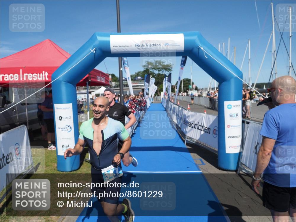 17.08.2025 - KN Förde Triathlon 2025 MichiJ http://msf.ph/oto/8601229 17.08.2025 14:07:10 Laufen 484, 547 meine-sportfotos.de
