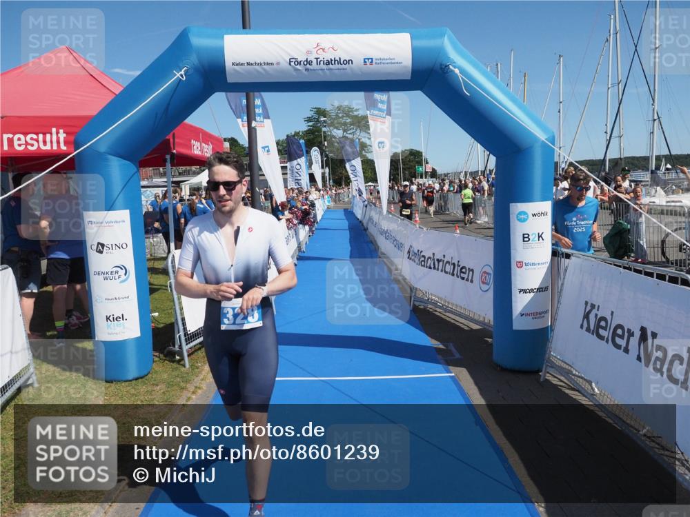 17.08.2025 - KN Förde Triathlon 2025 MichiJ http://msf.ph/oto/8601239 17.08.2025 12:17:08 Laufen 328 meine-sportfotos.de