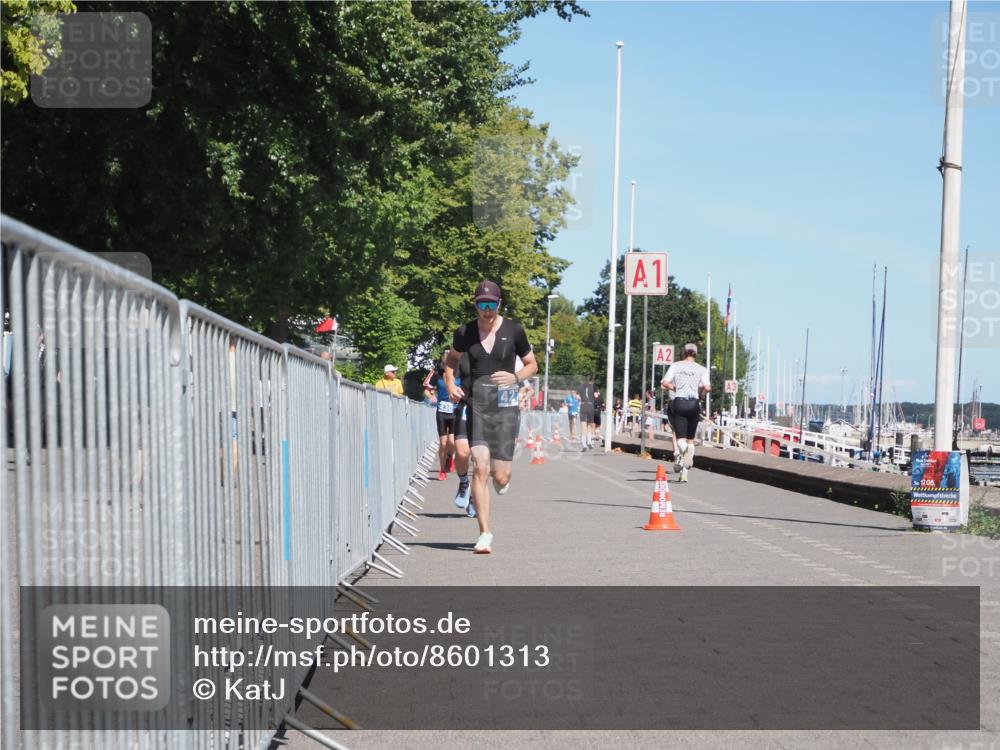17.08.2025 - KN Förde Triathlon 2025 KatJ http://msf.ph/oto/8601313 17.08.2025 13:42:57 Laufen 420, 427, 494, 498 meine-sportfotos.de