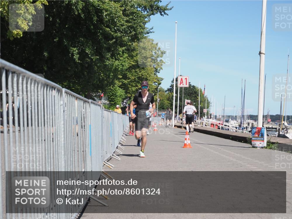 17.08.2025 - KN Förde Triathlon 2025 KatJ http://msf.ph/oto/8601324 17.08.2025 13:42:57 Laufen 420, 427, 494, 498 meine-sportfotos.de
