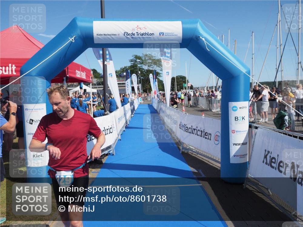17.08.2025 - KN Förde Triathlon 2025 MichiJ http://msf.ph/oto/8601738 17.08.2025 12:18:16 Laufen 329 meine-sportfotos.de