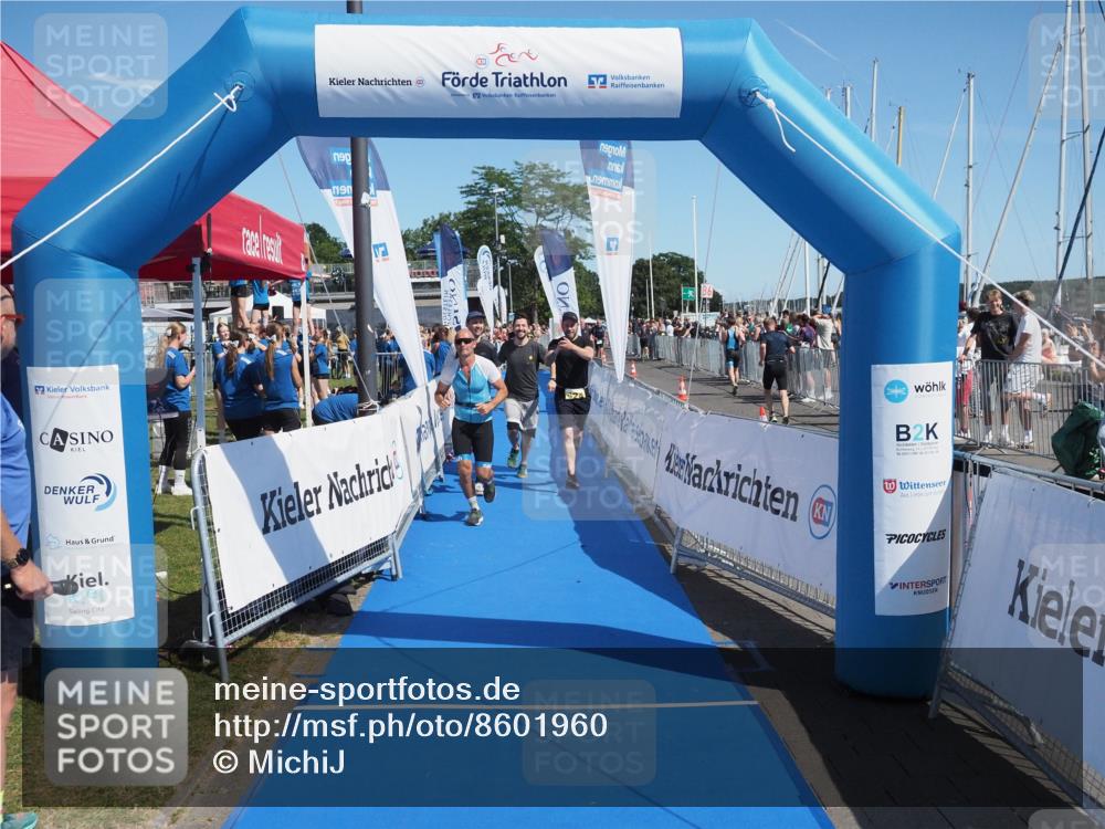 17.08.2025 - KN Förde Triathlon 2025 MichiJ http://msf.ph/oto/8601960 17.08.2025 12:18:49 Laufen 297, 618, 624 meine-sportfotos.de