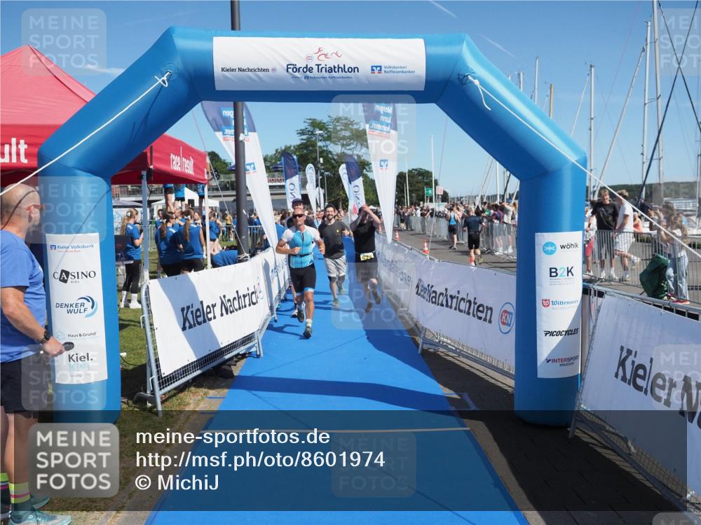 17.08.2025 - KN Förde Triathlon 2025 MichiJ http://msf.ph/oto/8601974 17.08.2025 12:18:49 Laufen 297, 618, 624 meine-sportfotos.de
