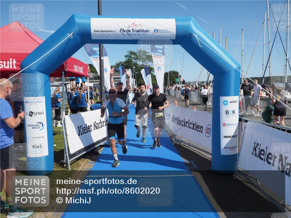 17.08.2025 - KN Förde Triathlon 2025 MichiJ http://msf.ph/oto/8602020 17.08.2025 12:18:50 Laufen 293, 297, 618, 624 meine-sportfotos.de