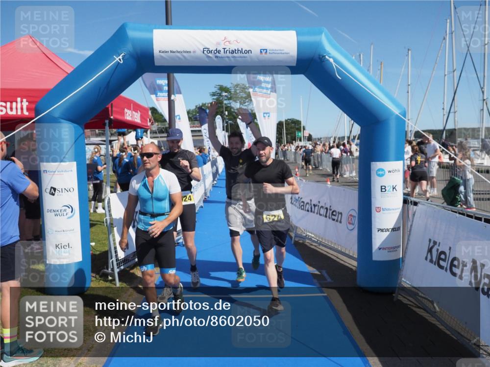 17.08.2025 - KN Förde Triathlon 2025 MichiJ http://msf.ph/oto/8602050 17.08.2025 12:18:51 Laufen 293, 297, 618, 624 meine-sportfotos.de