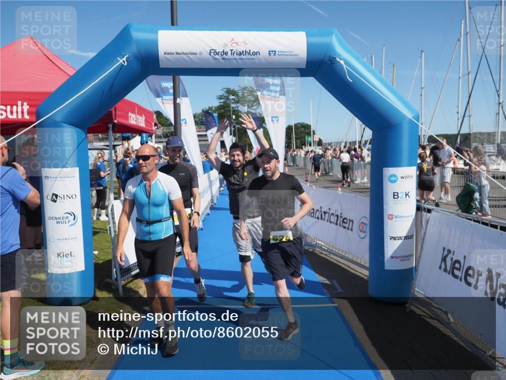 17.08.2025 - KN Förde Triathlon 2025 MichiJ http://msf.ph/oto/8602055 17.08.2025 12:18:51 Laufen 293, 297, 618, 624 meine-sportfotos.de