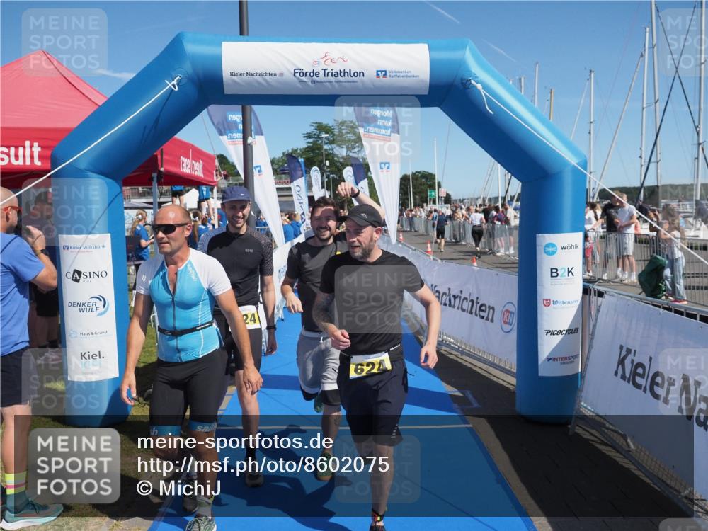 17.08.2025 - KN Förde Triathlon 2025 MichiJ http://msf.ph/oto/8602075 17.08.2025 12:18:51 Laufen 293, 297, 618, 624 meine-sportfotos.de