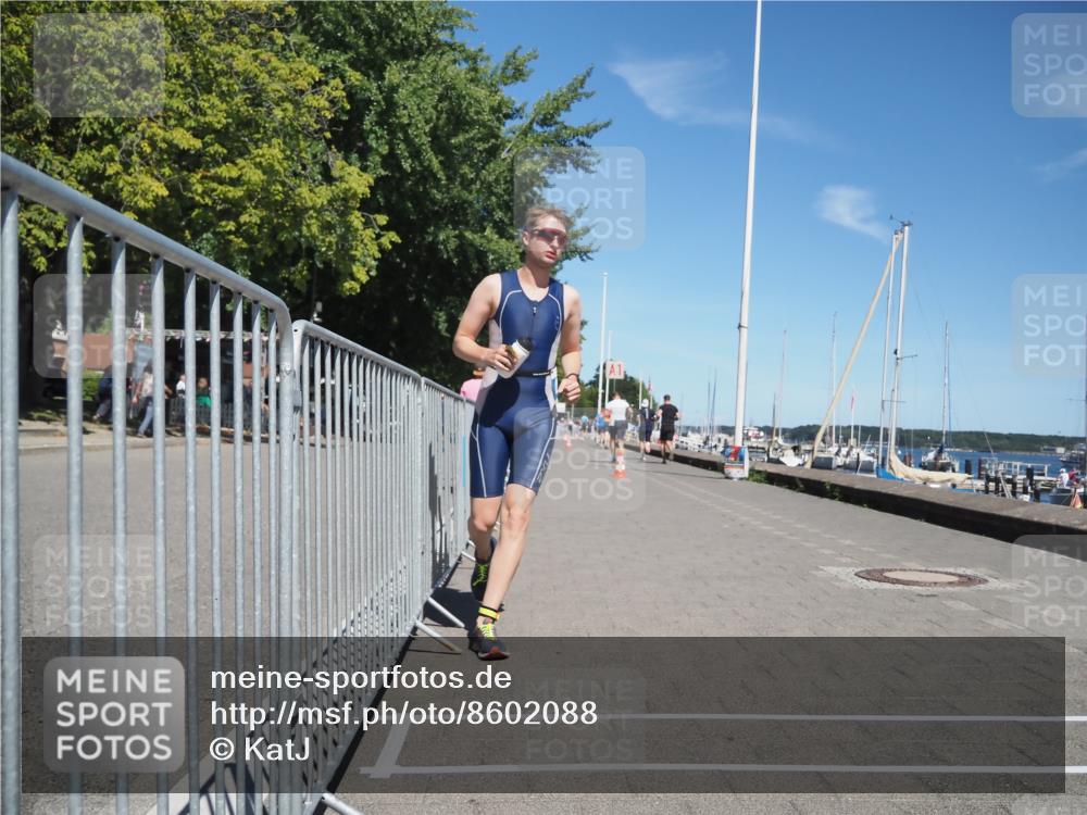 17.08.2025 - KN Förde Triathlon 2025 KatJ http://msf.ph/oto/8602088 17.08.2025 13:43:56 Laufen 464, 514 meine-sportfotos.de