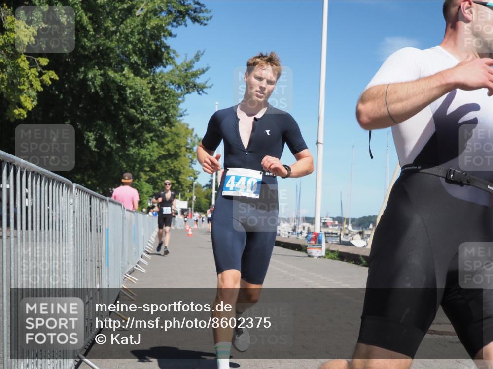 17.08.2025 - KN Förde Triathlon 2025 KatJ http://msf.ph/oto/8602375 17.08.2025 13:44:19 Laufen 440, 452, 527, 549 meine-sportfotos.de