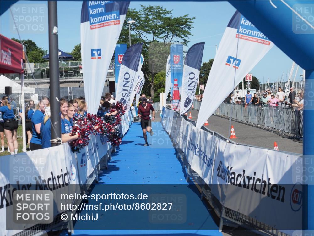 17.08.2025 - KN Förde Triathlon 2025 MichiJ http://msf.ph/oto/8602827 17.08.2025 14:14:12 Laufen 523, 531 meine-sportfotos.de