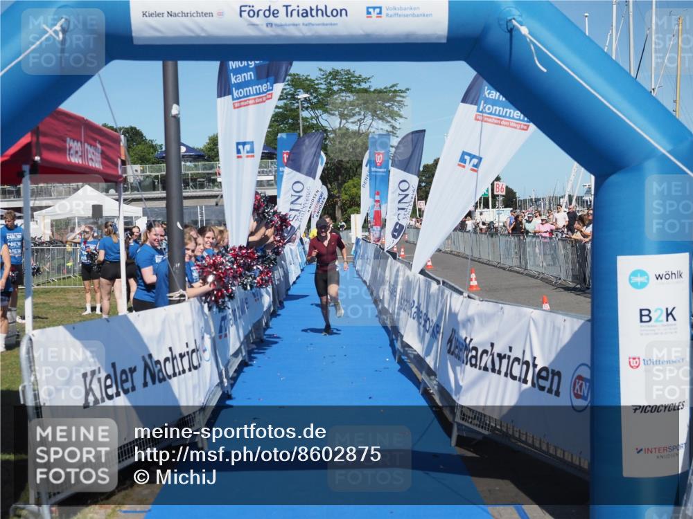 17.08.2025 - KN Förde Triathlon 2025 MichiJ http://msf.ph/oto/8602875 17.08.2025 14:14:13 Laufen 523, 531 meine-sportfotos.de