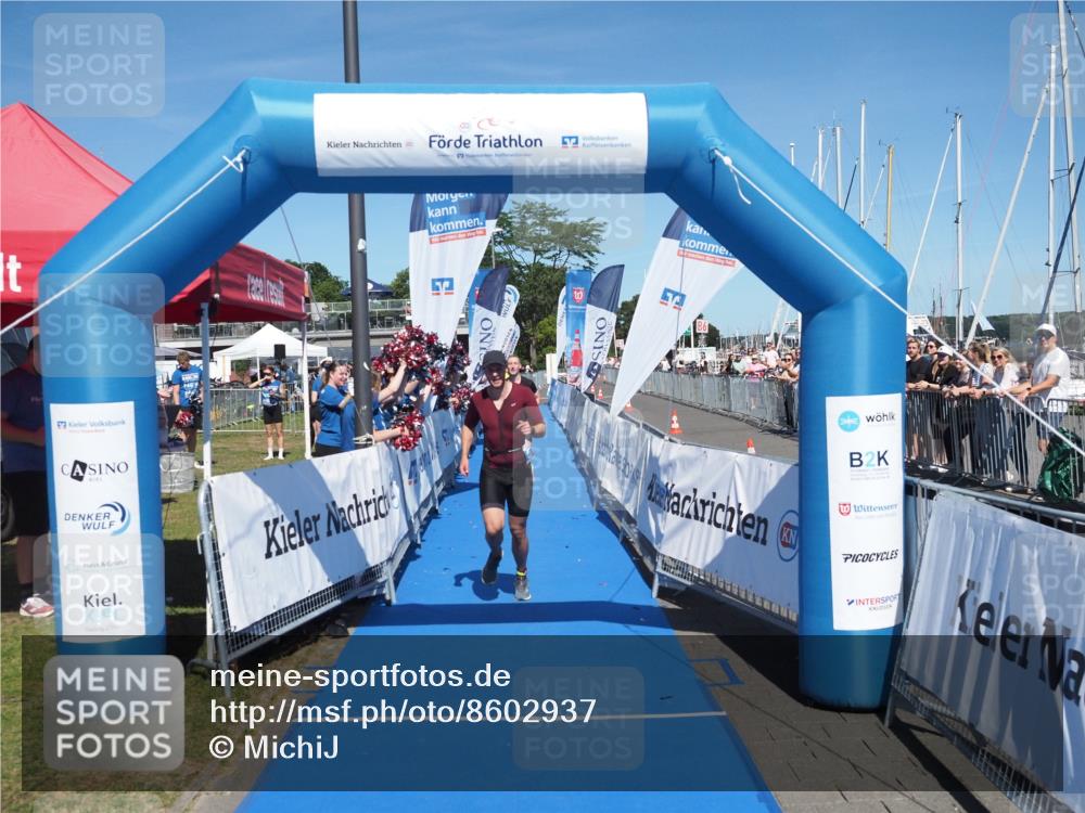 17.08.2025 - KN Förde Triathlon 2025 MichiJ http://msf.ph/oto/8602937 17.08.2025 14:14:15 Laufen 523, 531 meine-sportfotos.de