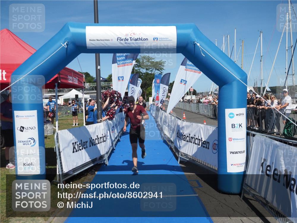 17.08.2025 - KN Förde Triathlon 2025 MichiJ http://msf.ph/oto/8602941 17.08.2025 14:14:15 Laufen 523, 531 meine-sportfotos.de