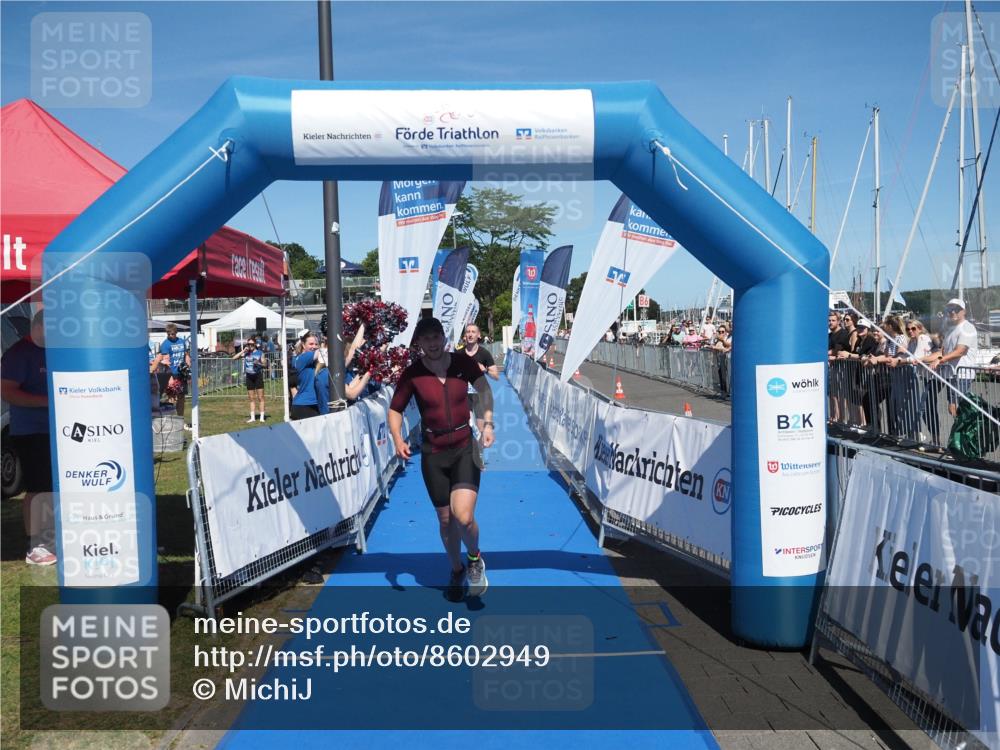17.08.2025 - KN Förde Triathlon 2025 MichiJ http://msf.ph/oto/8602949 17.08.2025 14:14:15 Laufen 523, 531 meine-sportfotos.de