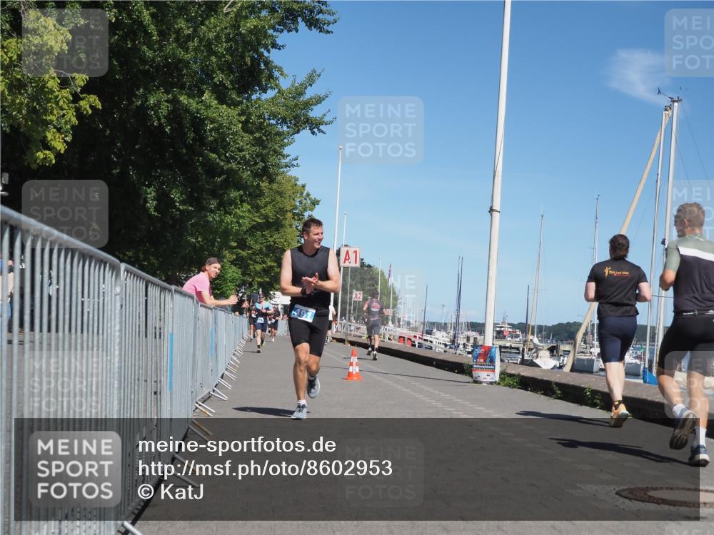 17.08.2025 - KN Förde Triathlon 2025 KatJ http://msf.ph/oto/8602953 17.08.2025 13:45:12 Laufen 461, 491 meine-sportfotos.de