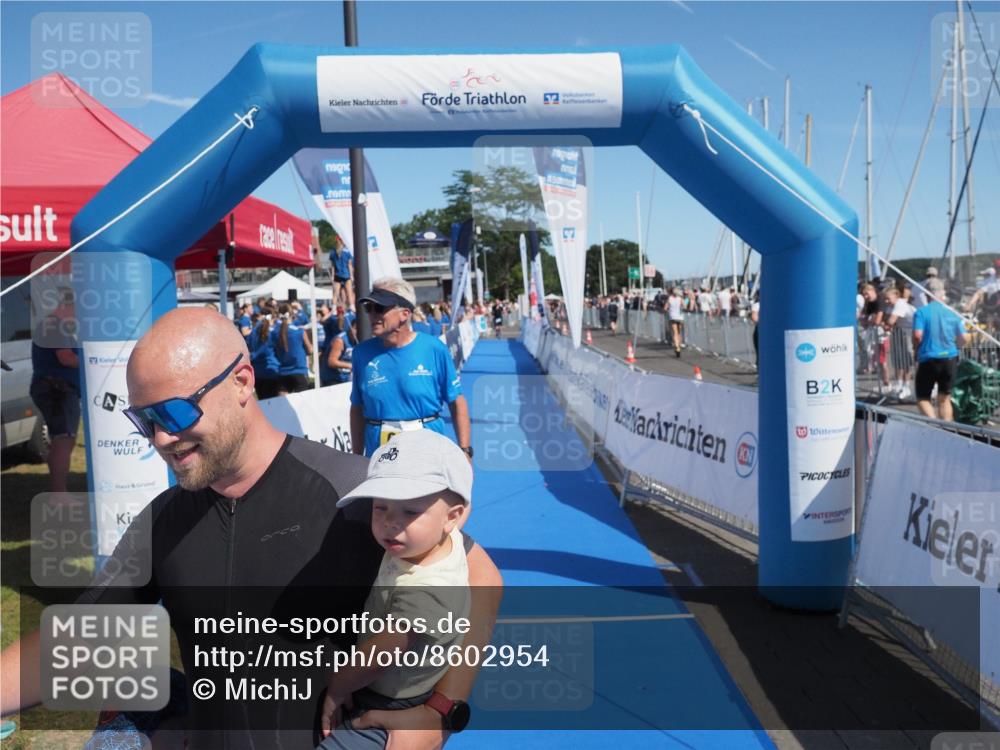 17.08.2025 - KN Förde Triathlon 2025 MichiJ http://msf.ph/oto/8602954 17.08.2025 12:19:49 Laufen 374, 609 meine-sportfotos.de