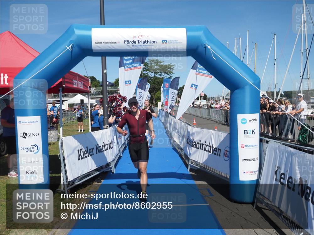 17.08.2025 - KN Förde Triathlon 2025 MichiJ http://msf.ph/oto/8602955 17.08.2025 14:14:15 Laufen 523, 531 meine-sportfotos.de