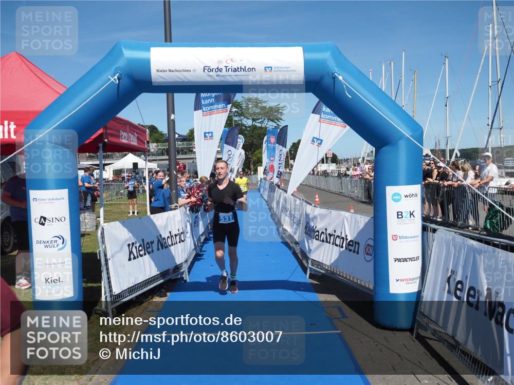 17.08.2025 - KN Förde Triathlon 2025 MichiJ http://msf.ph/oto/8603007 17.08.2025 14:14:17 Laufen 523, 531, 536 meine-sportfotos.de