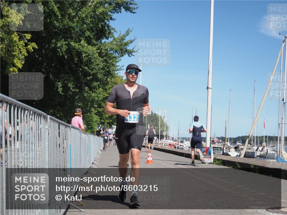 17.08.2025 - KN Förde Triathlon 2025 KatJ http://msf.ph/oto/8603215 17.08.2025 13:45:27 Laufen 411, 432, 479 meine-sportfotos.de