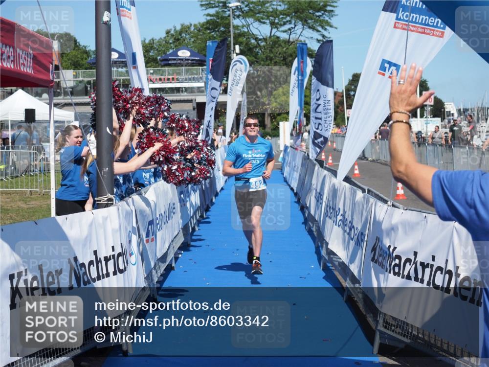 17.08.2025 - KN Förde Triathlon 2025 MichiJ http://msf.ph/oto/8603342 17.08.2025 14:15:21 Laufen 492, 534 meine-sportfotos.de