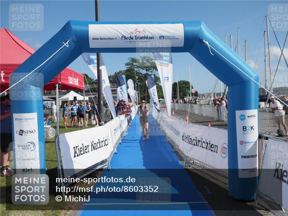 17.08.2025 - KN Förde Triathlon 2025 MichiJ http://msf.ph/oto/8603352 17.08.2025 10:55:22 Laufen 246, 248 meine-sportfotos.de
